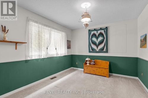 39 Grandview Crescent, Oro-Medonte, ON - Indoor Photo Showing Other Room