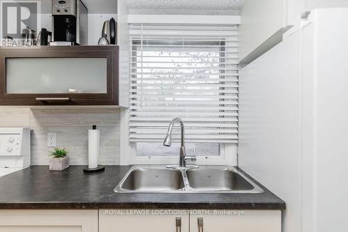 38 Laidlaw Street, Wasaga Beach, ON - Indoor Photo Showing Kitchen With Double Sink