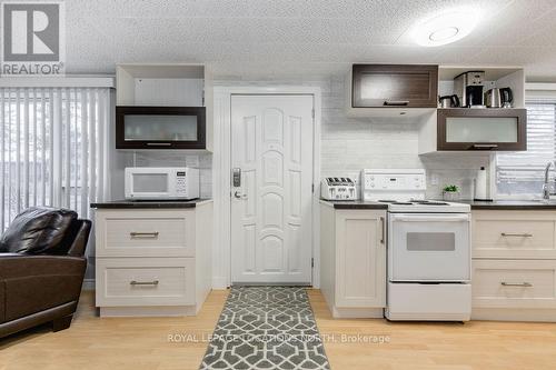 38 Laidlaw Street, Wasaga Beach, ON - Indoor Photo Showing Kitchen