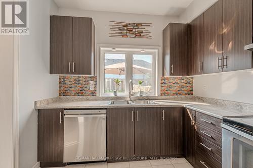 105 Pearcey Crescent, Barrie (West Bayfield), ON - Indoor Photo Showing Kitchen