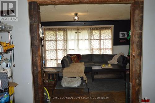 2568 Simcoe Road, Ramara (Brechin), ON - Indoor Photo Showing Living Room