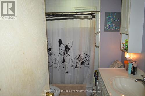 2568 Simcoe Road, Ramara (Brechin), ON - Indoor Photo Showing Bathroom