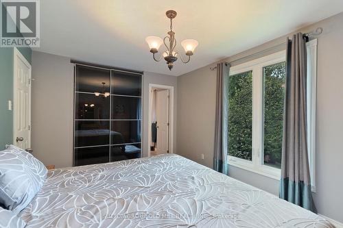 132 Hampton Heath Road, Burlington, ON - Indoor Photo Showing Bedroom