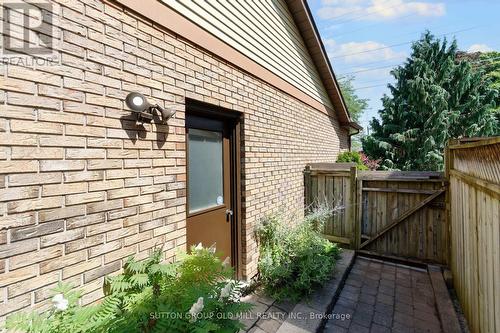 132 Hampton Heath Road, Burlington, ON - Outdoor