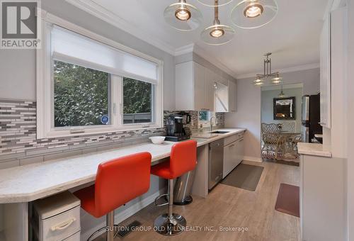 132 Hampton Heath Road, Burlington, ON - Indoor Photo Showing Kitchen