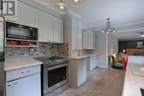 132 Hampton Heath Road, Burlington, ON - Indoor Photo Showing Kitchen