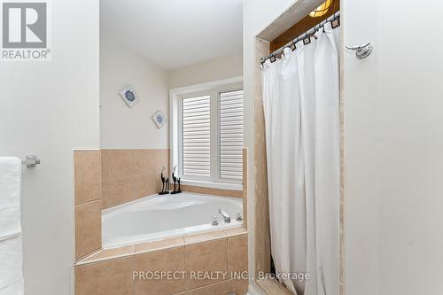 900 Mcneil Drive, Milton (Beaty), ON - Indoor Photo Showing Bathroom