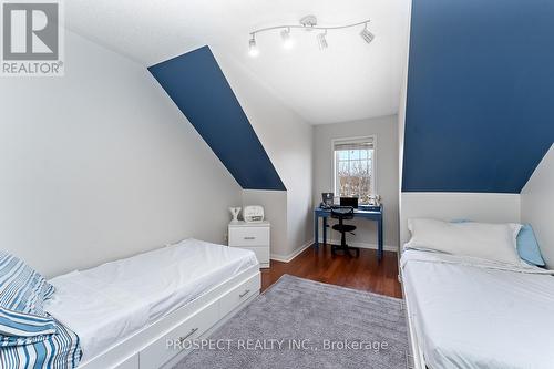 900 Mcneil Drive, Milton (Beaty), ON - Indoor Photo Showing Bedroom