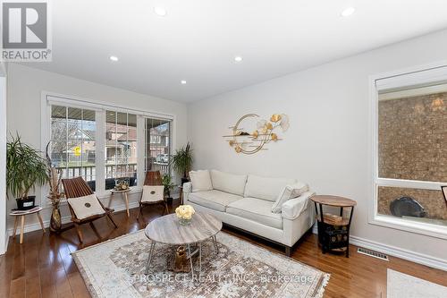 900 Mcneil Drive, Milton (Beaty), ON - Indoor Photo Showing Living Room