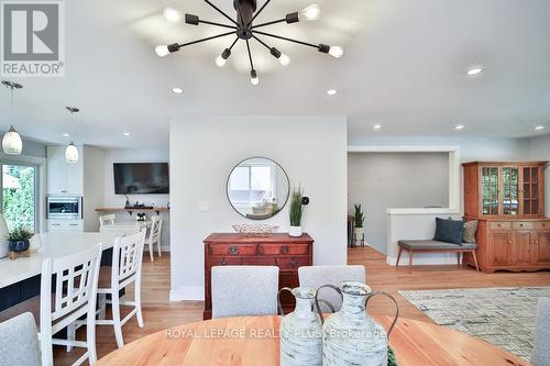 644 Maclaren Drive, Burlington (Roseland), ON - Indoor Photo Showing Living Room