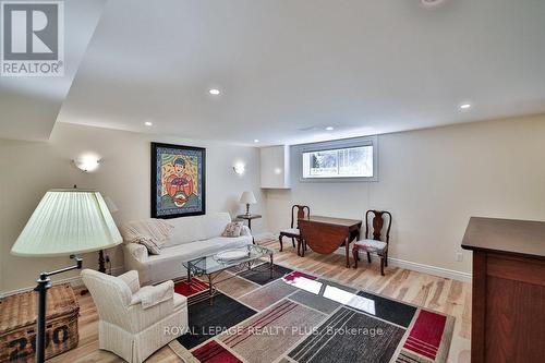 644 Maclaren Drive, Burlington (Roseland), ON - Indoor Photo Showing Bathroom