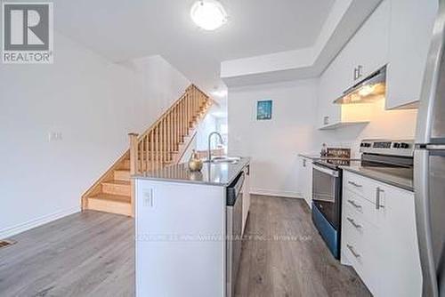 388 Okanagan Path, Oshawa (Donevan), ON - Indoor Photo Showing Kitchen With Upgraded Kitchen