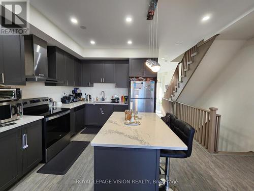 35 Healthcote Lane, Ajax (Central), ON - Indoor Photo Showing Kitchen With Upgraded Kitchen