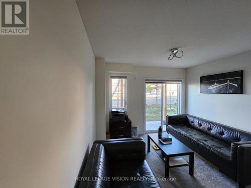 35 Healthcote Lane, Ajax (Central), ON - Indoor Photo Showing Living Room