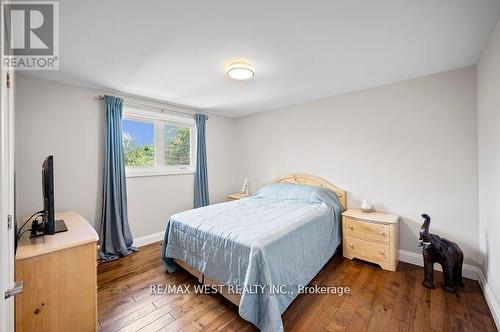 4021 Mahogany Row, Mississauga (Rathwood), ON - Indoor Photo Showing Bedroom