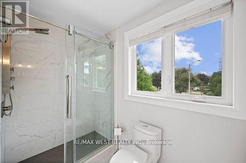 4021 Mahogany Row, Mississauga (Rathwood), ON - Indoor Photo Showing Bathroom