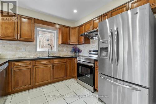 35 Charles Brown Road, Markham (Cedarwood), ON - Indoor Photo Showing Kitchen