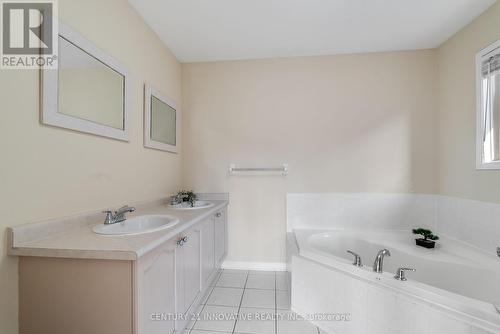 35 Charles Brown Road, Markham (Cedarwood), ON - Indoor Photo Showing Bathroom