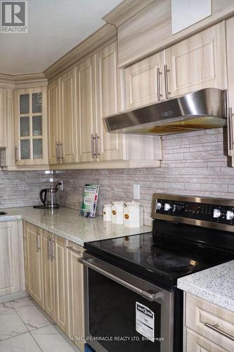 608 - 3533 Derry Road E, Mississauga (Malton), ON - Indoor Photo Showing Kitchen