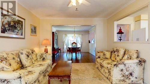 80 Downer Crescent, Wasaga Beach, ON - Indoor Photo Showing Living Room