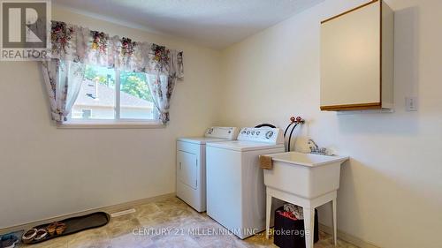 80 Downer Crescent, Wasaga Beach, ON - Indoor Photo Showing Laundry Room