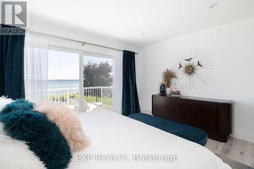 363 Macisaac Drive, Orillia, ON - Indoor Photo Showing Bedroom