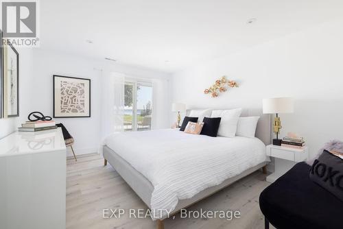 363 Macisaac Drive, Orillia, ON - Indoor Photo Showing Bedroom