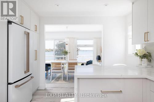 363 Macisaac Drive, Orillia, ON - Indoor Photo Showing Kitchen