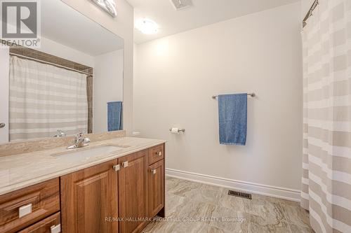 41 Landscape Drive, Oro-Medonte (Horseshoe Valley), ON - Indoor Photo Showing Bathroom