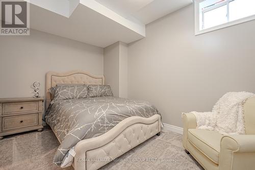 41 Landscape Drive, Oro-Medonte (Horseshoe Valley), ON - Indoor Photo Showing Bedroom