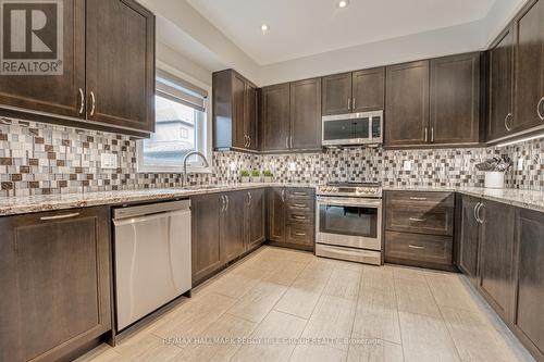 41 Landscape Drive, Oro-Medonte, ON - Indoor Photo Showing Kitchen With Upgraded Kitchen