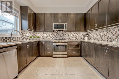 41 Landscape Drive, Oro-Medonte, ON - Indoor Photo Showing Kitchen With Upgraded Kitchen