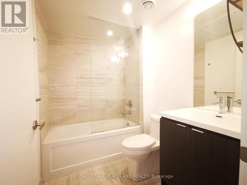 3002 - 55 Cooper Street, Toronto (Waterfront Communities), ON - Indoor Photo Showing Bathroom