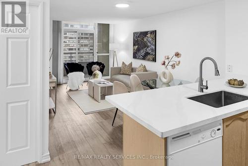 2109 - 23 Hollywood Avenue, Toronto (Willowdale East), ON - Indoor Photo Showing Kitchen