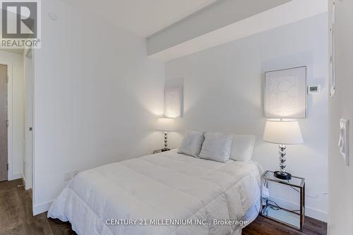 710 - 215 Queen Street W, Toronto (Waterfront Communities), ON - Indoor Photo Showing Bedroom