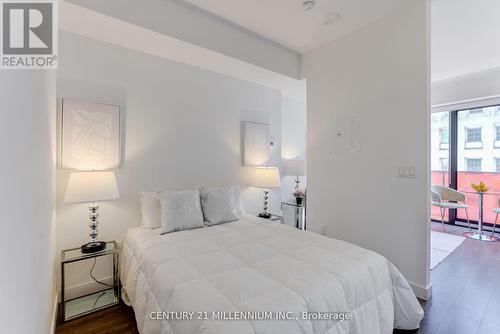 710 - 215 Queen Street W, Toronto (Waterfront Communities), ON - Indoor Photo Showing Bedroom