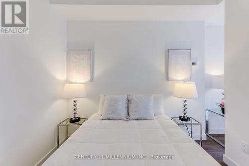 710 - 215 Queen Street W, Toronto (Waterfront Communities), ON - Indoor Photo Showing Bedroom