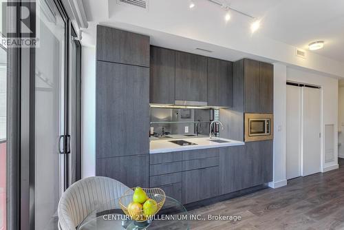 710 - 215 Queen Street W, Toronto (Waterfront Communities), ON - Indoor Photo Showing Kitchen