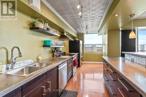 1801 - 389 Dundas Street, London, ON - Indoor Photo Showing Kitchen With Double Sink