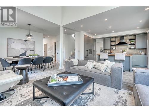 3190 Landry Crescent, Summerland, BC - Indoor Photo Showing Living Room