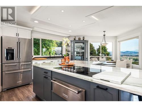 5115 Hartnell Road, Vernon, BC - Indoor Photo Showing Kitchen With Upgraded Kitchen