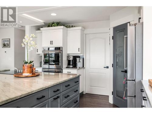 5115 Hartnell Road, Vernon, BC - Indoor Photo Showing Kitchen