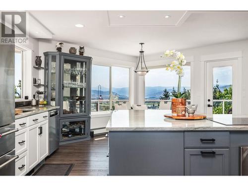 5115 Hartnell Road, Vernon, BC - Indoor Photo Showing Kitchen With Upgraded Kitchen