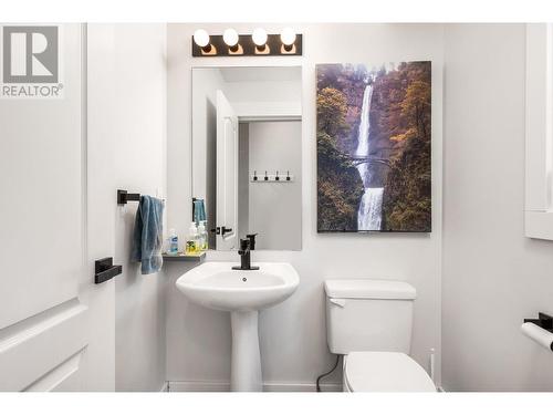 5115 Hartnell Road, Vernon, BC - Indoor Photo Showing Bathroom