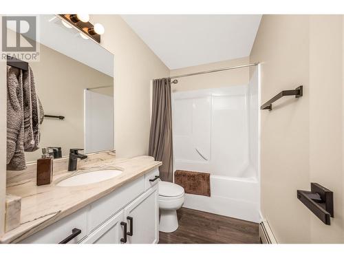 5115 Hartnell Road, Vernon, BC - Indoor Photo Showing Bathroom