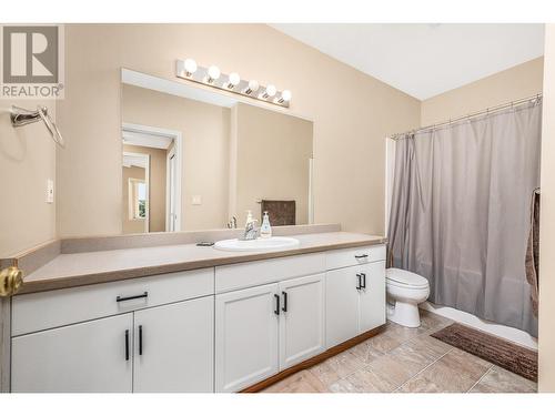 5115 Hartnell Road, Vernon, BC - Indoor Photo Showing Bathroom