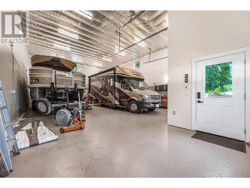 5115 Hartnell Road, Vernon, BC - Indoor Photo Showing Garage