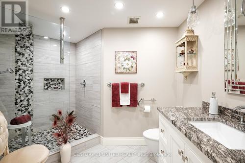 301 - 1818 Cherryhill Road, Peterborough (Monaghan), ON - Indoor Photo Showing Bathroom