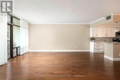 301 - 1818 Cherryhill Road, Peterborough (Monaghan), ON - Indoor Photo Showing Kitchen