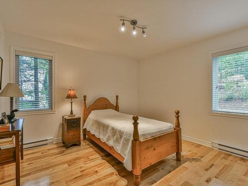 Bedroom - 376 Ch. Birchwood, Saint-Sauveur, QC - Indoor Photo Showing Bedroom